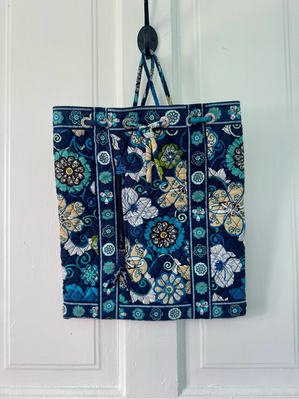 Vera Bradley Drawstring Backpack in Retired Mod Floral Blue